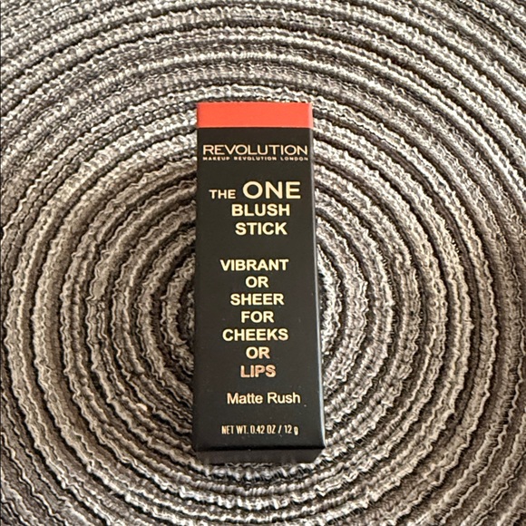 5/$25 Revolution The One Blush Stick - Black and Gold - Picture 1 of 3
